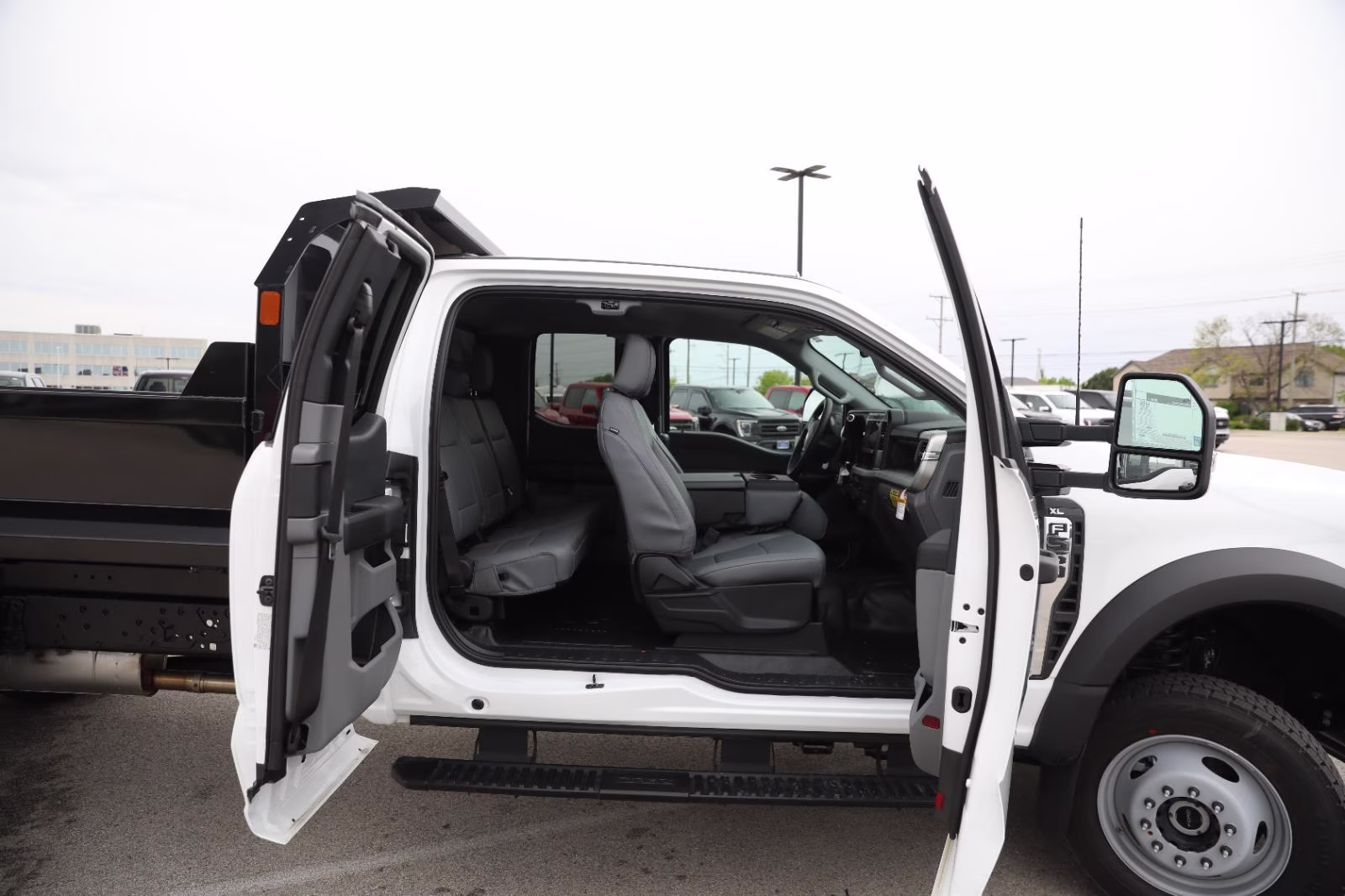 2026 Oxford White Ford Super Duty F-550 DRW XL 4X4 Truck