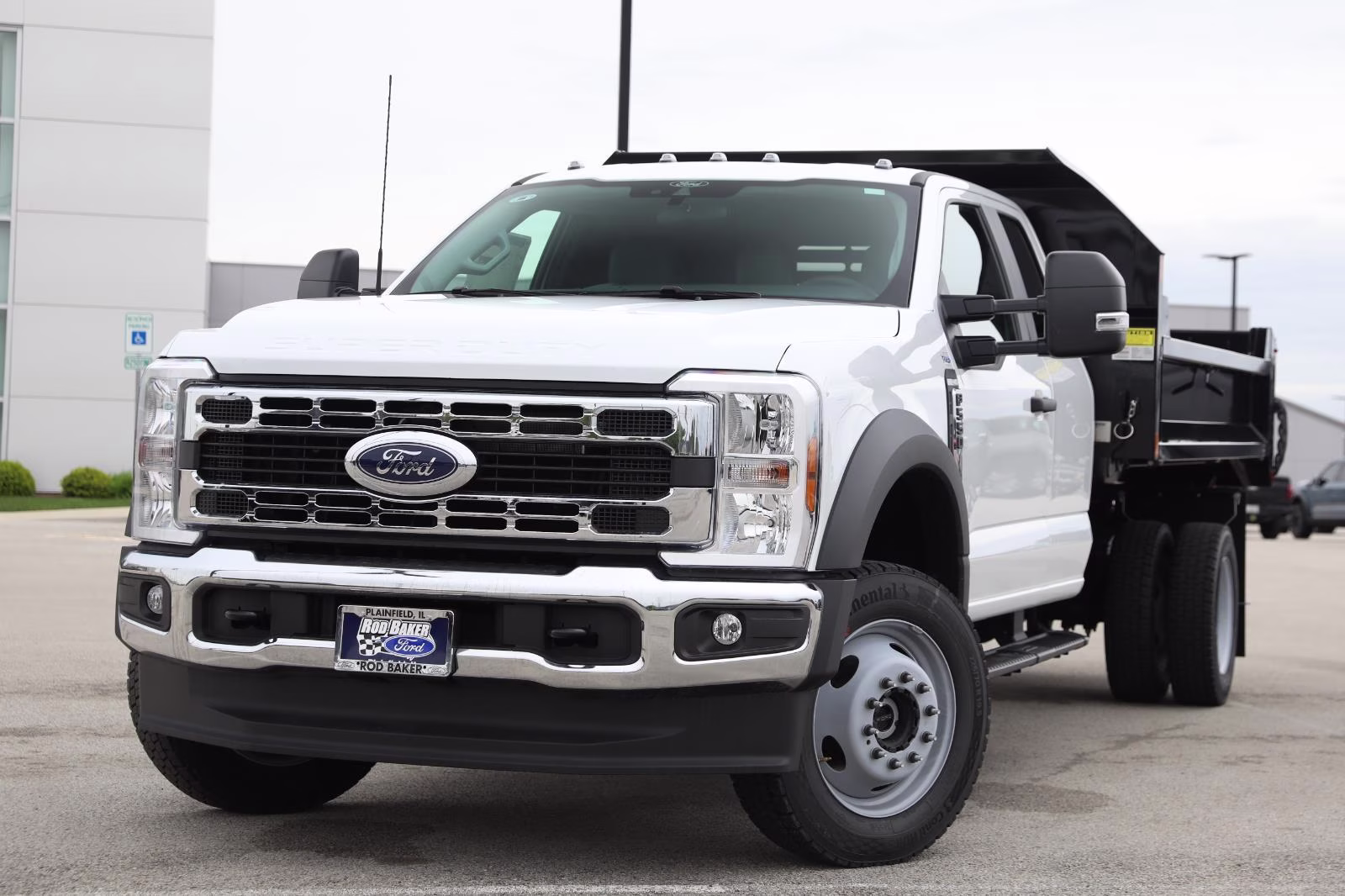 2026 Oxford White Ford Super Duty F-550 DRW XL 4X4 Truck