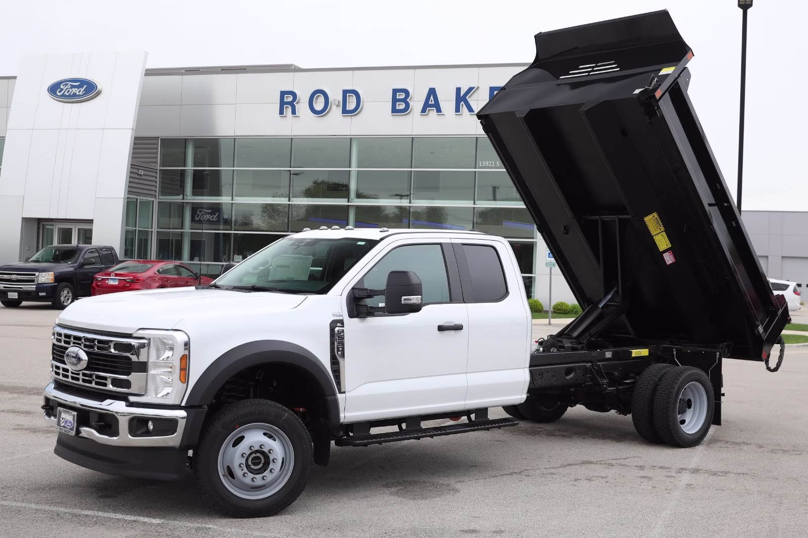 2026 Oxford White Ford Super Duty F-550 DRW XL 4X4 Truck