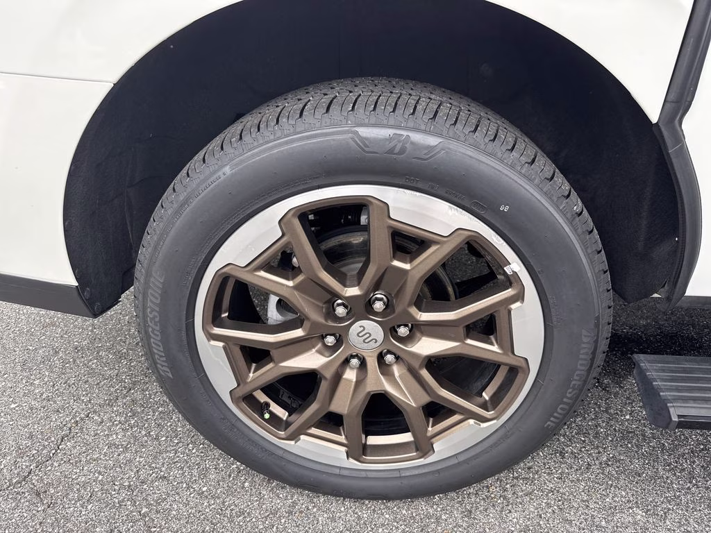 2025 Star White Metallic Tri-Coat Ford Expedition Max King Ranch 4X4 SUV