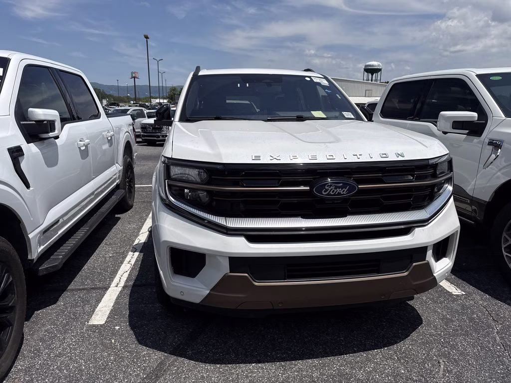 2025 Star White Metallic Tri-Coat Ford Expedition Max King Ranch 4X4 SUV