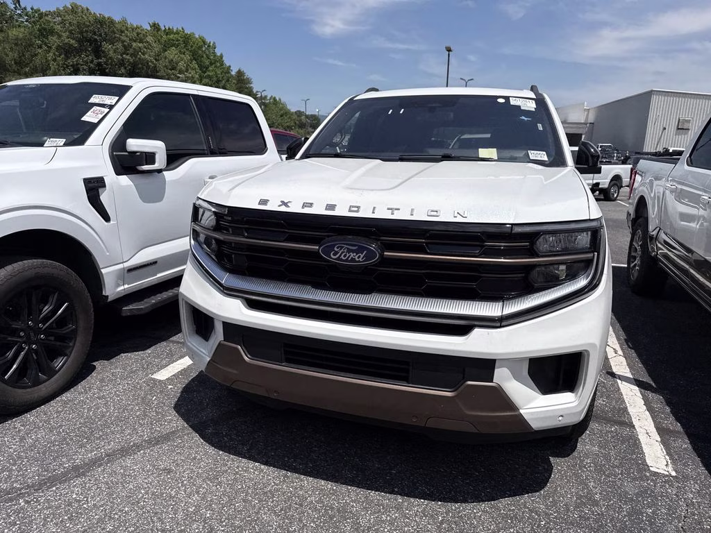 2025 Star White Metallic Tri-Coat Ford Expedition Max King Ranch 4X4 SUV