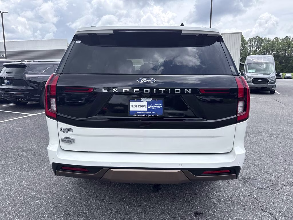2025 Star White Metallic Tri-Coat Ford Expedition Max King Ranch 4X4 SUV