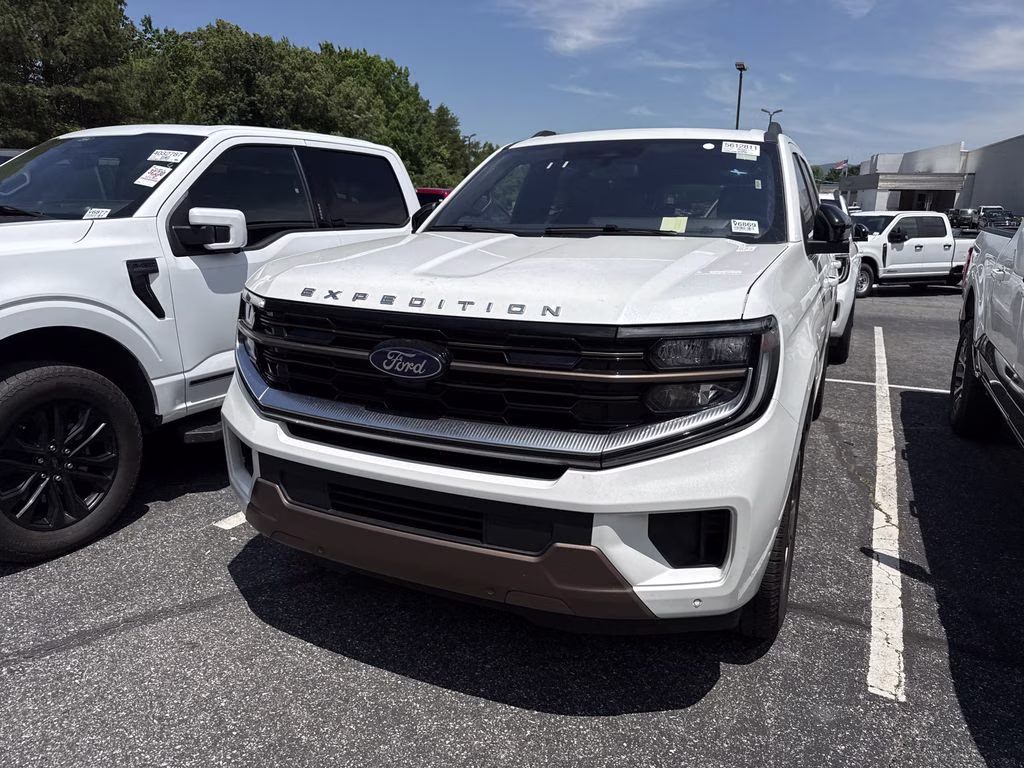 2025 Star White Metallic Tri-Coat Ford Expedition Max King Ranch 4X4 SUV