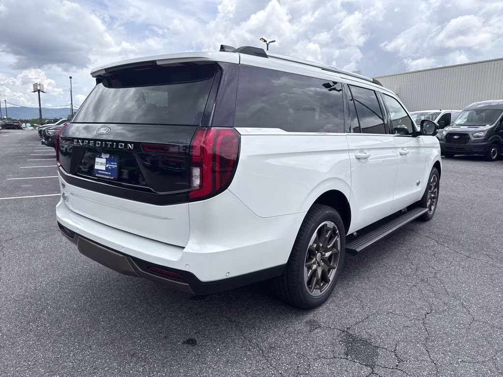 2025 Star White Metallic Tri-Coat Ford Expedition Max King Ranch 4X4 SUV