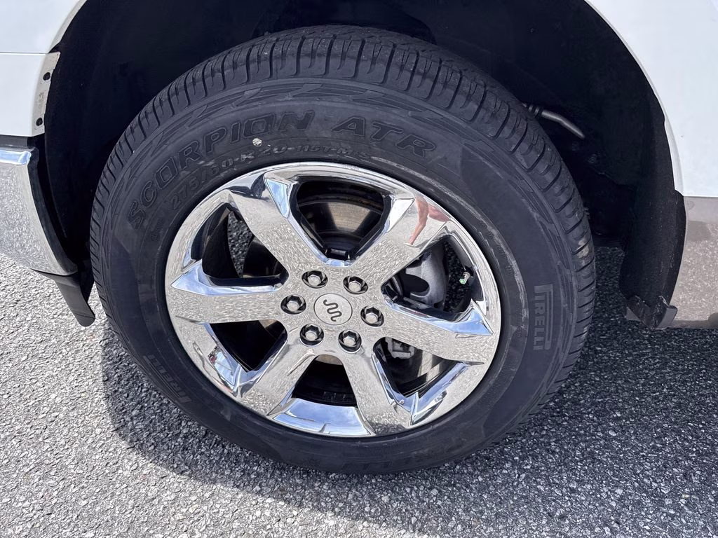 2023 Star White Metallic Tri-Coat Ford F-150 King Ranch 4X4 Truck