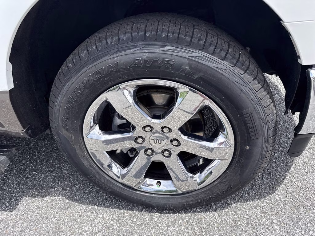 2023 Star White Metallic Tri-Coat Ford F-150 King Ranch 4X4 Truck