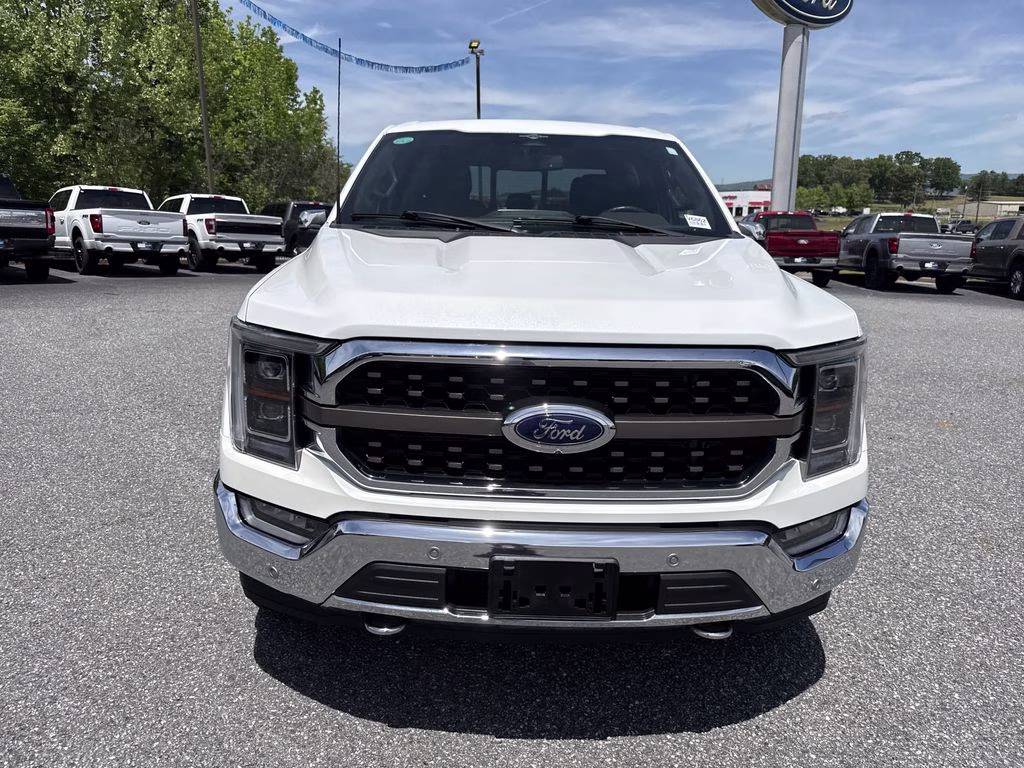 2023 Star White Metallic Tri-Coat Ford F-150 King Ranch 4X4 Truck