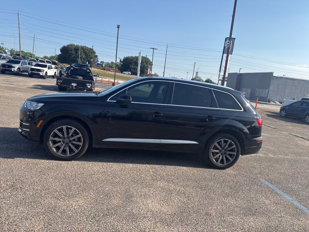 2018 Orca Black Metallic Audi Q7 2.0T Premium Plus AWD SUV