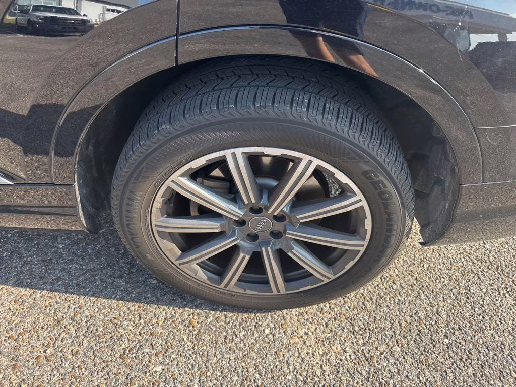 2018 Orca Black Metallic Audi Q7 2.0T Premium Plus AWD SUV