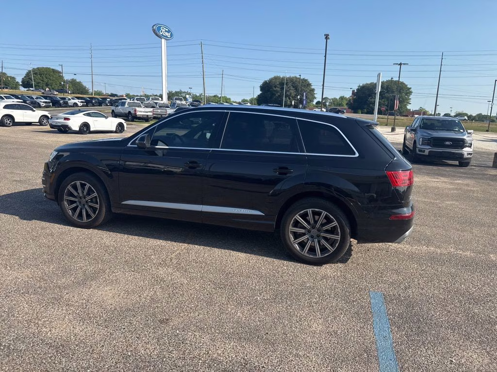 2018 Orca Black Metallic Audi Q7 2.0T Premium Plus AWD SUV