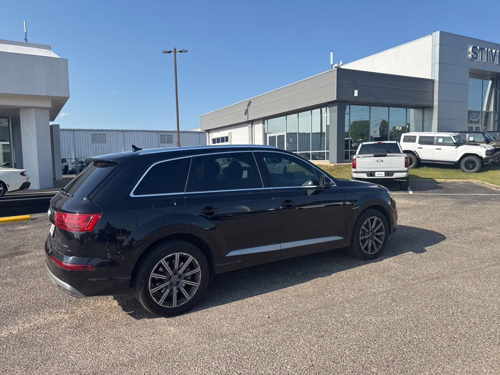 2018 Orca Black Metallic Audi Q7 2.0T Premium Plus AWD SUV