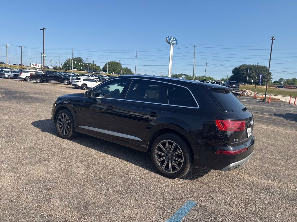 2018 Orca Black Metallic Audi Q7 2.0T Premium Plus AWD SUV