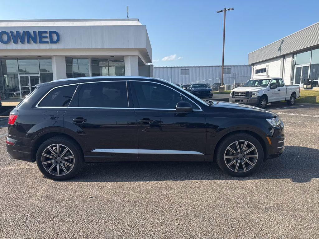 2018 Orca Black Metallic Audi Q7 2.0T Premium Plus AWD SUV