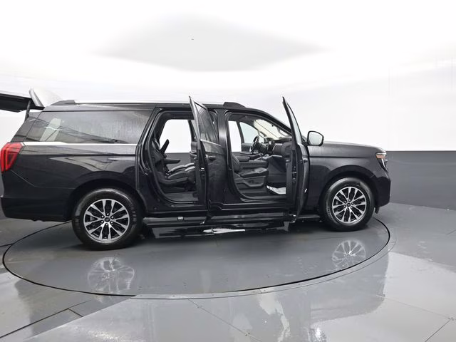 2025 Black Metallic Ford Expedition Max Platinum 4X4 SUV