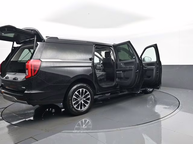 2025 Black Metallic Ford Expedition Max Platinum 4X4 SUV