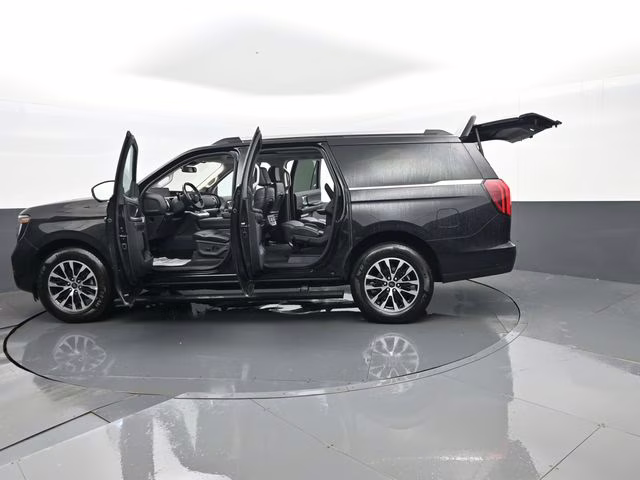 2025 Black Metallic Ford Expedition Max Platinum 4X4 SUV