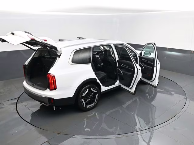 2025 Glacial White Pearl Kia Telluride S AWD SUV