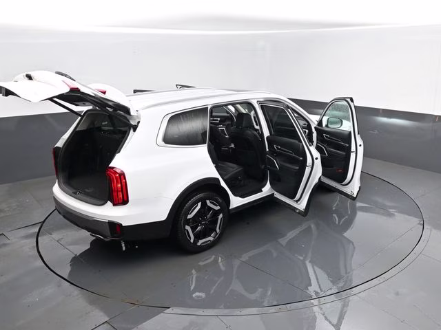 2025 Glacial White Pearl Kia Telluride S AWD SUV