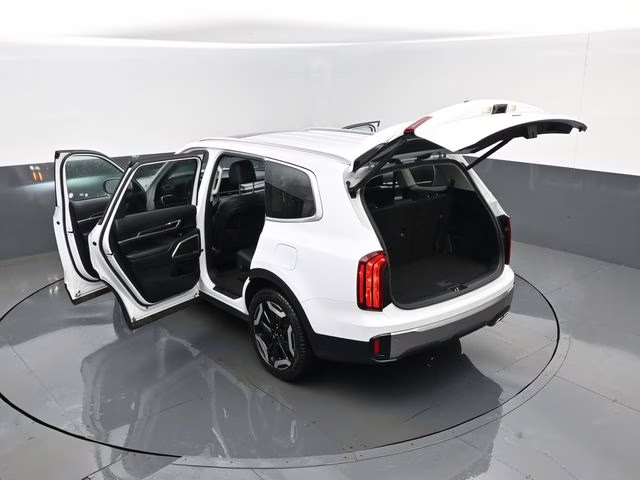 2025 Glacial White Pearl Kia Telluride S AWD SUV