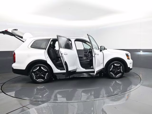2025 Glacial White Pearl Kia Telluride S AWD SUV