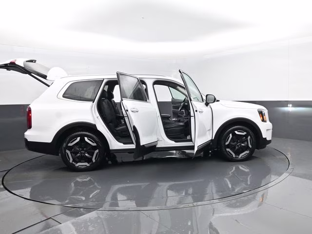 2025 Glacial White Pearl Kia Telluride S AWD SUV