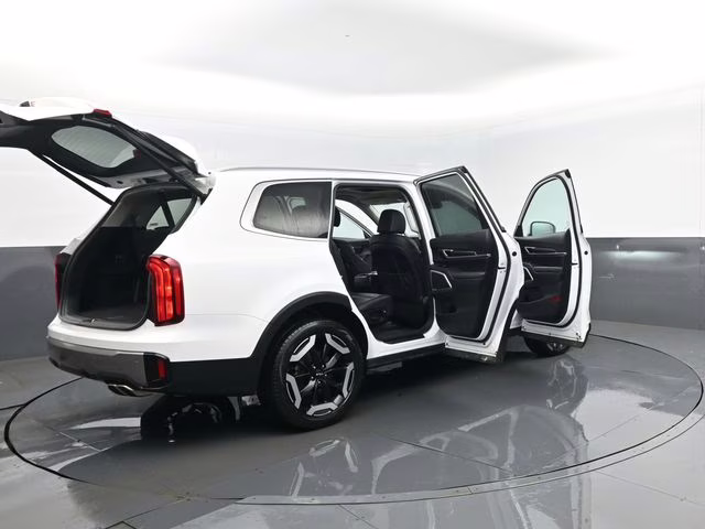 2025 Glacial White Pearl Kia Telluride S AWD SUV