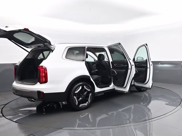 2025 Glacial White Pearl Kia Telluride S AWD SUV