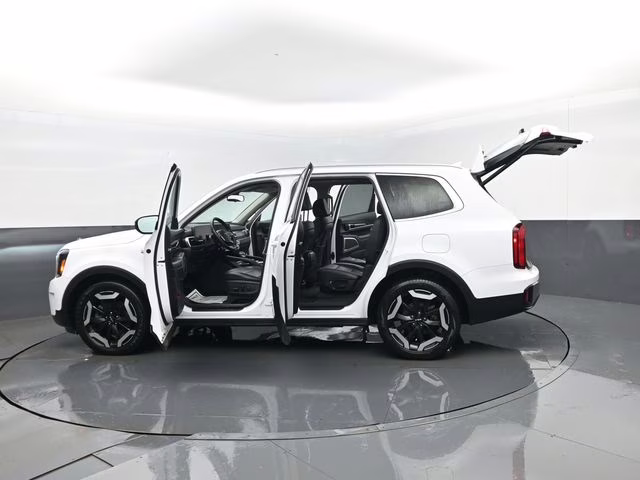 2025 Glacial White Pearl Kia Telluride S AWD SUV