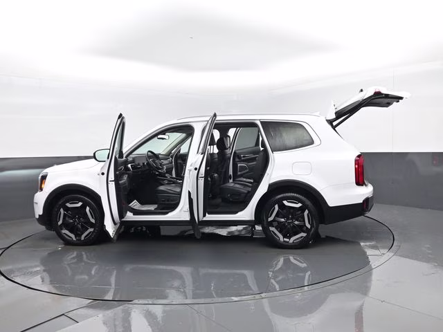 2025 Glacial White Pearl Kia Telluride S AWD SUV