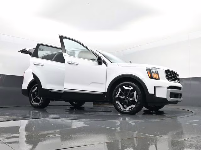 2025 Glacial White Pearl Kia Telluride S AWD SUV
