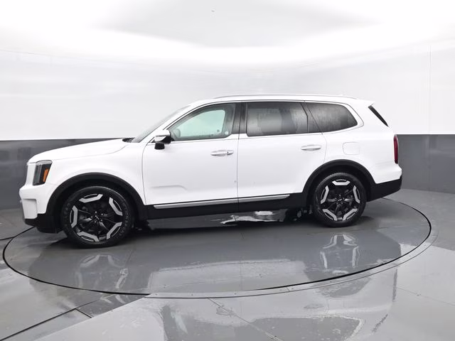 2025 Glacial White Pearl Kia Telluride S AWD SUV