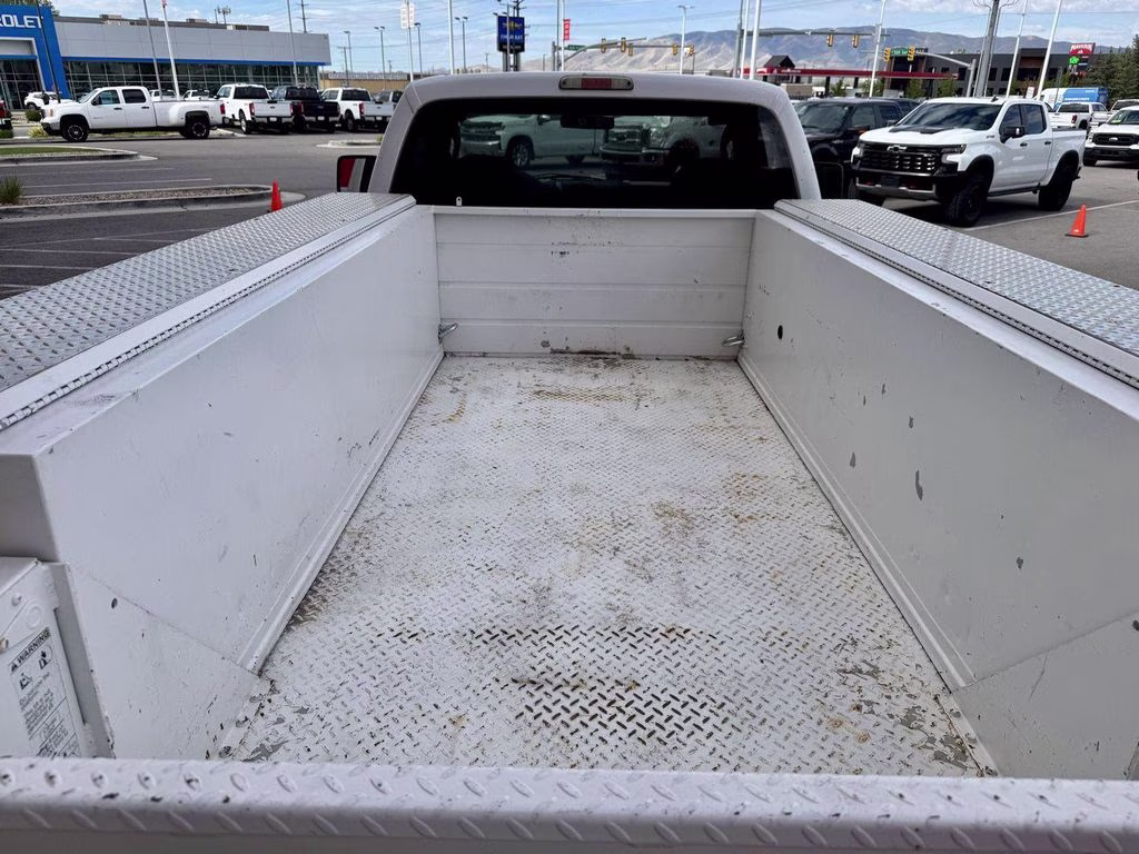 2008 White Ford Super Duty F-250 SRW XL RWD Truck