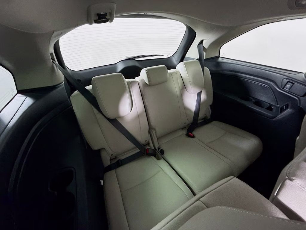 2026 Solar Silver Metallic Honda Odyssey EX-L FWD Van