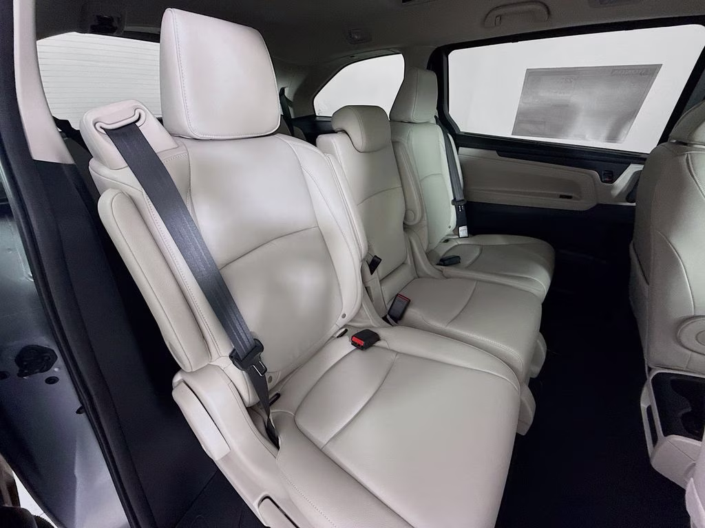 2026 Solar Silver Metallic Honda Odyssey EX-L FWD Van