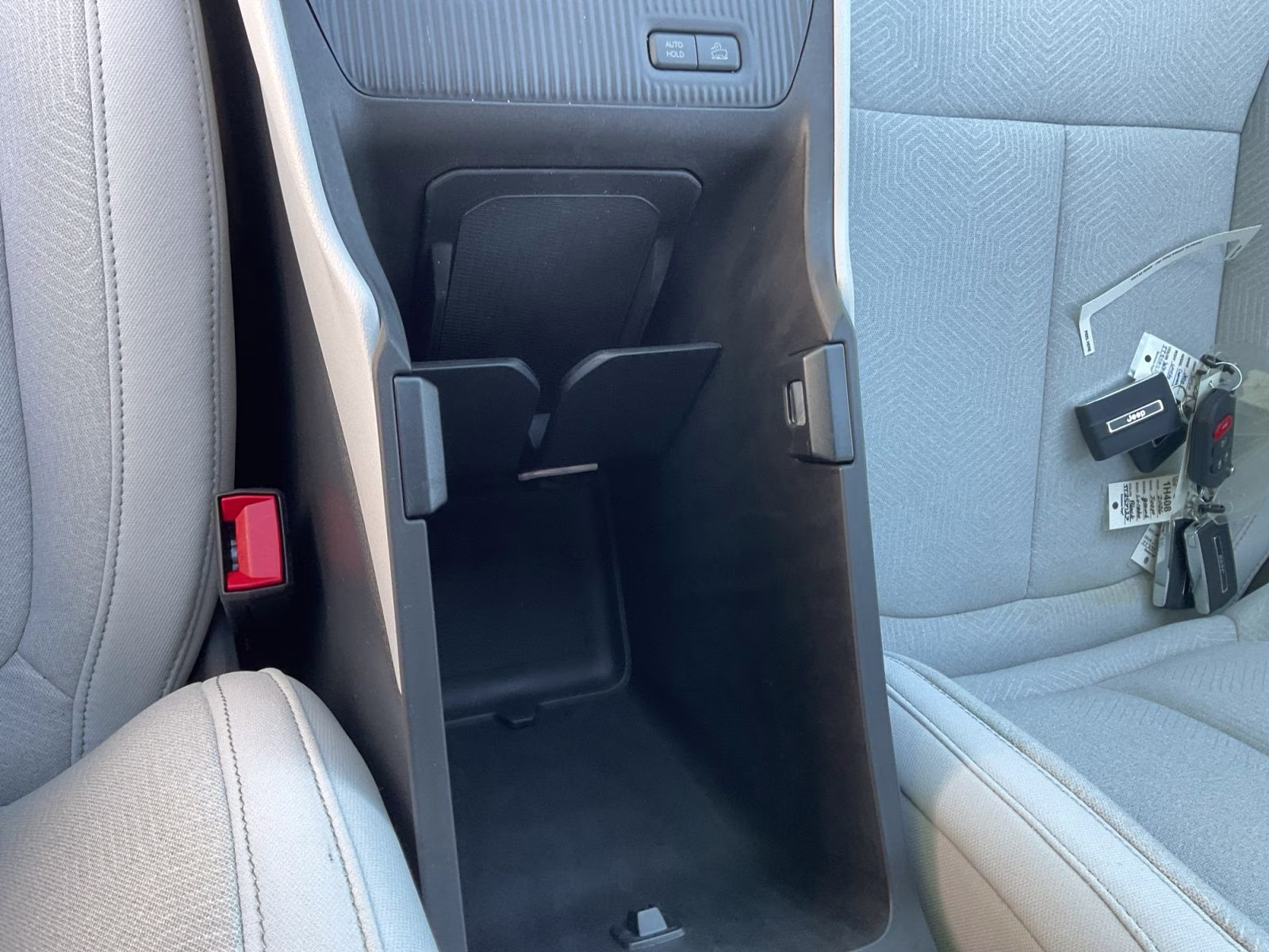 2026 Bright White Clearcoat Jeep Cherokee Laredo 4X4 SUV