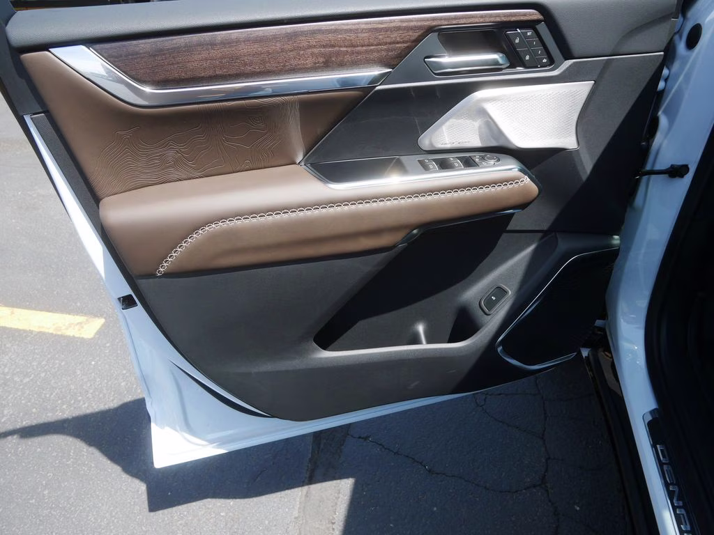 2026 Glacier White Tricoat GMC Acadia Denali Ultimate AWD SUV