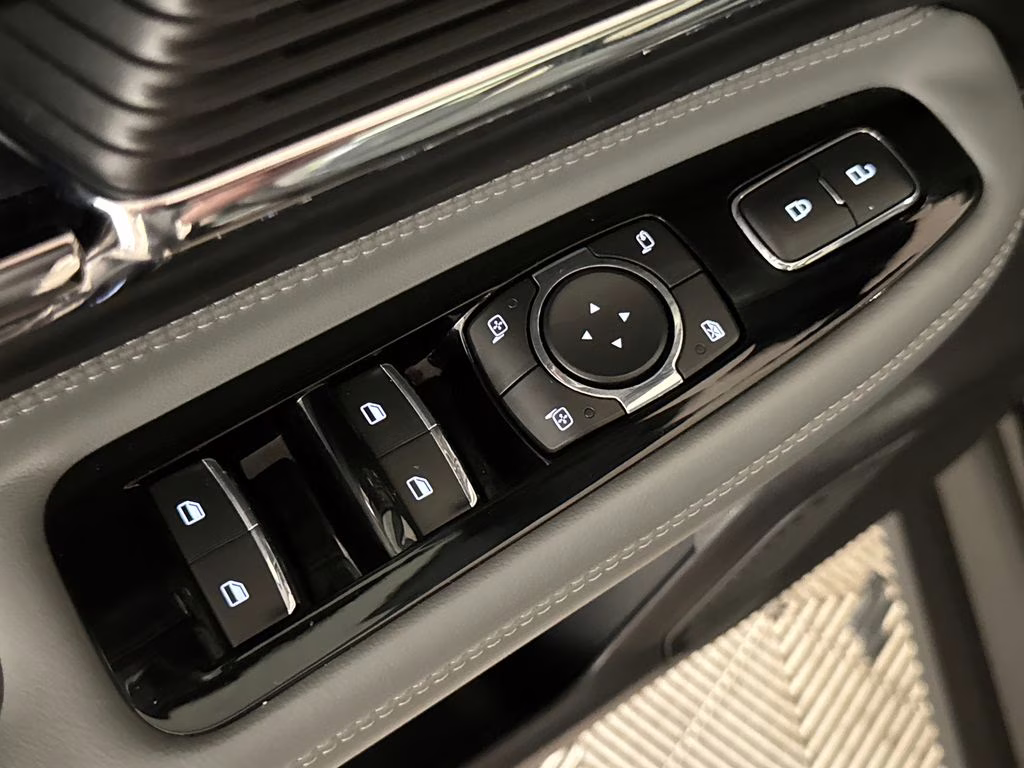2022 Infinite Black Metallic Clearcoat Lincoln Corsair Plug-In Hybrid Grand Touring AWD SUV