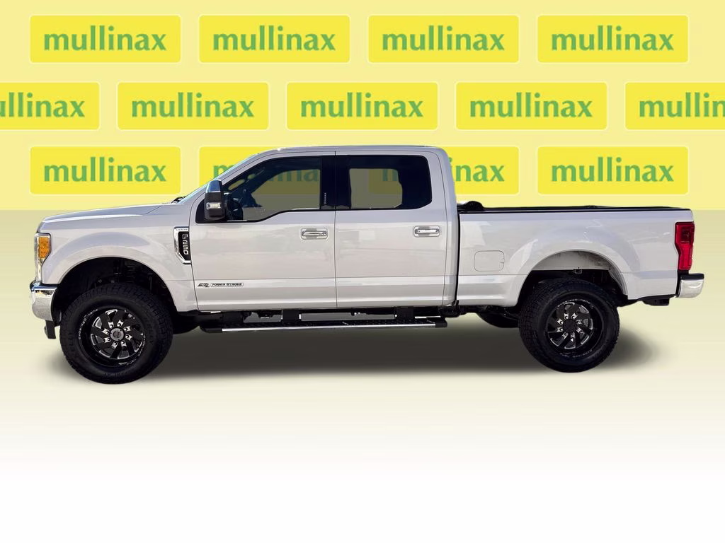 2017 White Platinum Clearcoat Metallic Ford Super Duty F-250 SRW Lariat 4X4 Truck
