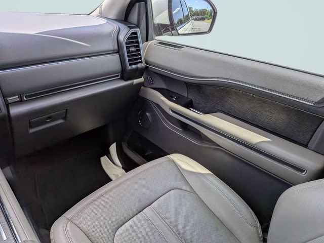 2021 Star White Metallic Tri-Coat Ford Expedition Limited RWD SUV