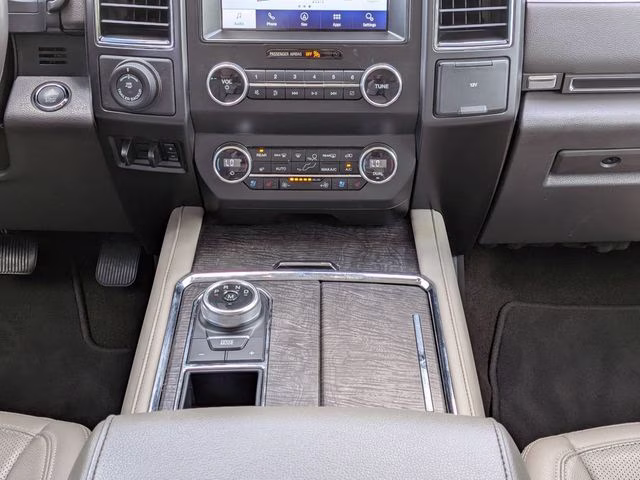 2021 Star White Metallic Tri-Coat Ford Expedition Limited RWD SUV