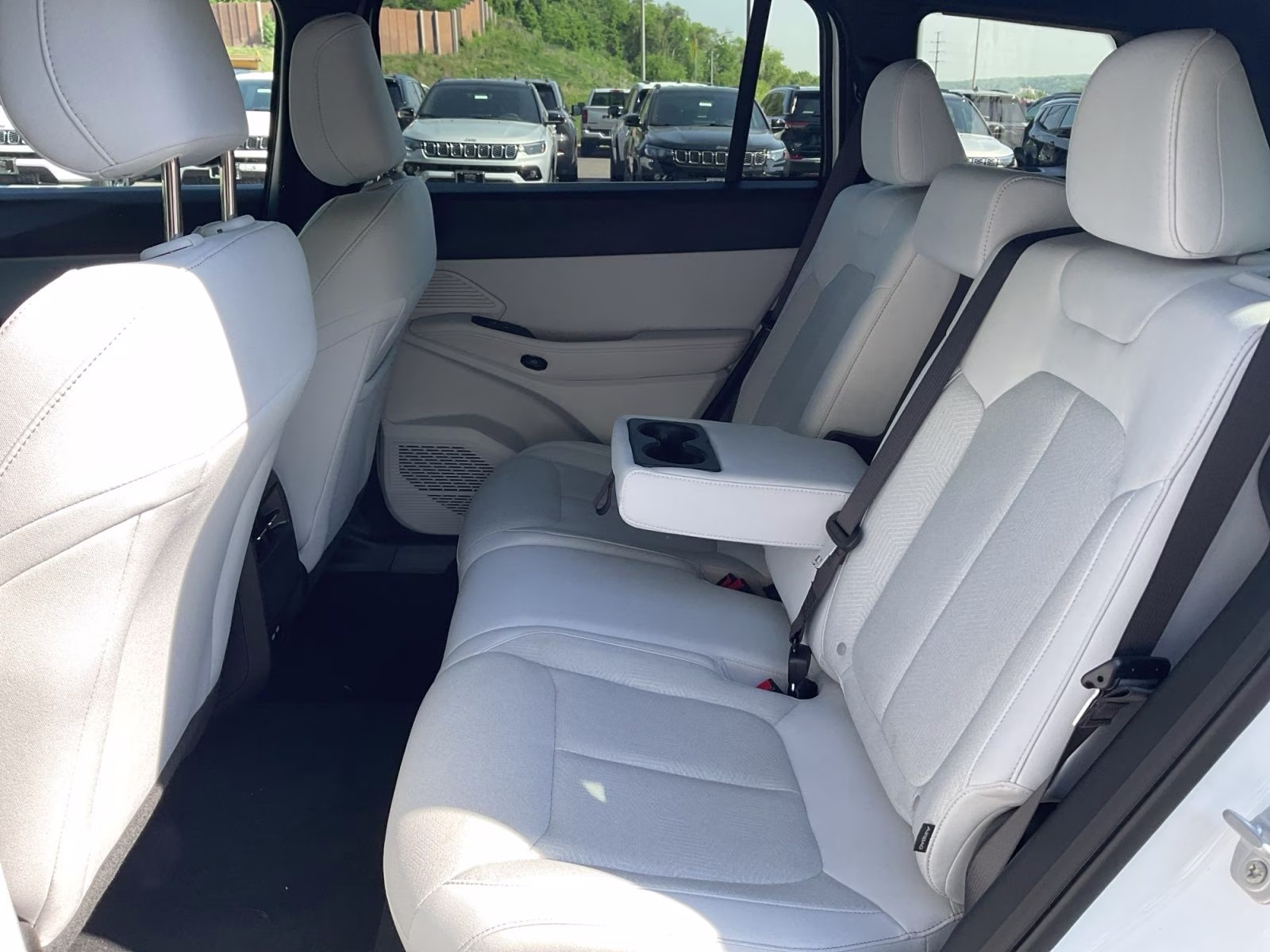 2026 Bright White Clearcoat Jeep Cherokee Laredo 4X4 SUV