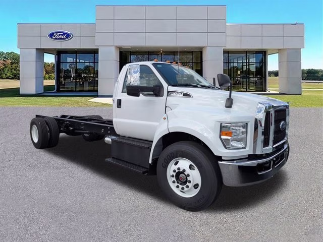 2027 Oxford White Ford F-650SD RWD Truck