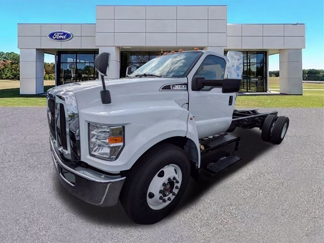 2027 Oxford White Ford F-650SD RWD Truck