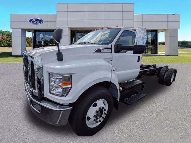2027 Oxford White Ford F-650SD RWD Truck