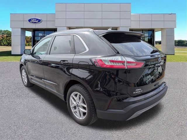 2021 Black Metallic Ford Edge SEL FWD SUV