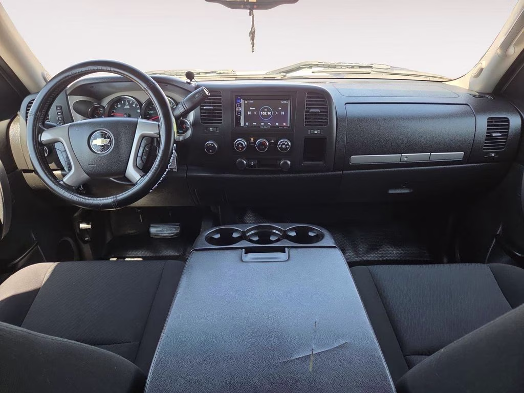 2014 White Chevrolet Silverado 2500HD LT 4X4 Truck