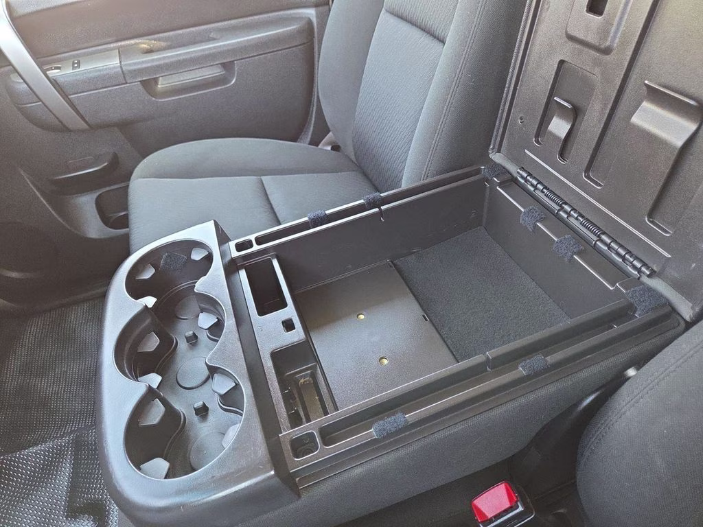 2014 White Chevrolet Silverado 2500HD LT 4X4 Truck