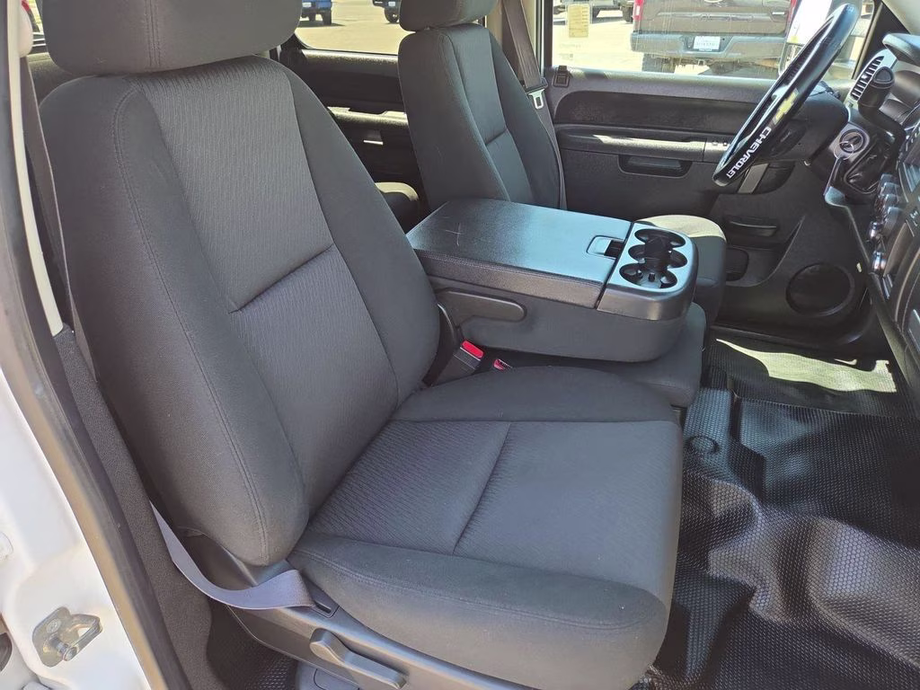 2014 White Chevrolet Silverado 2500HD LT 4X4 Truck