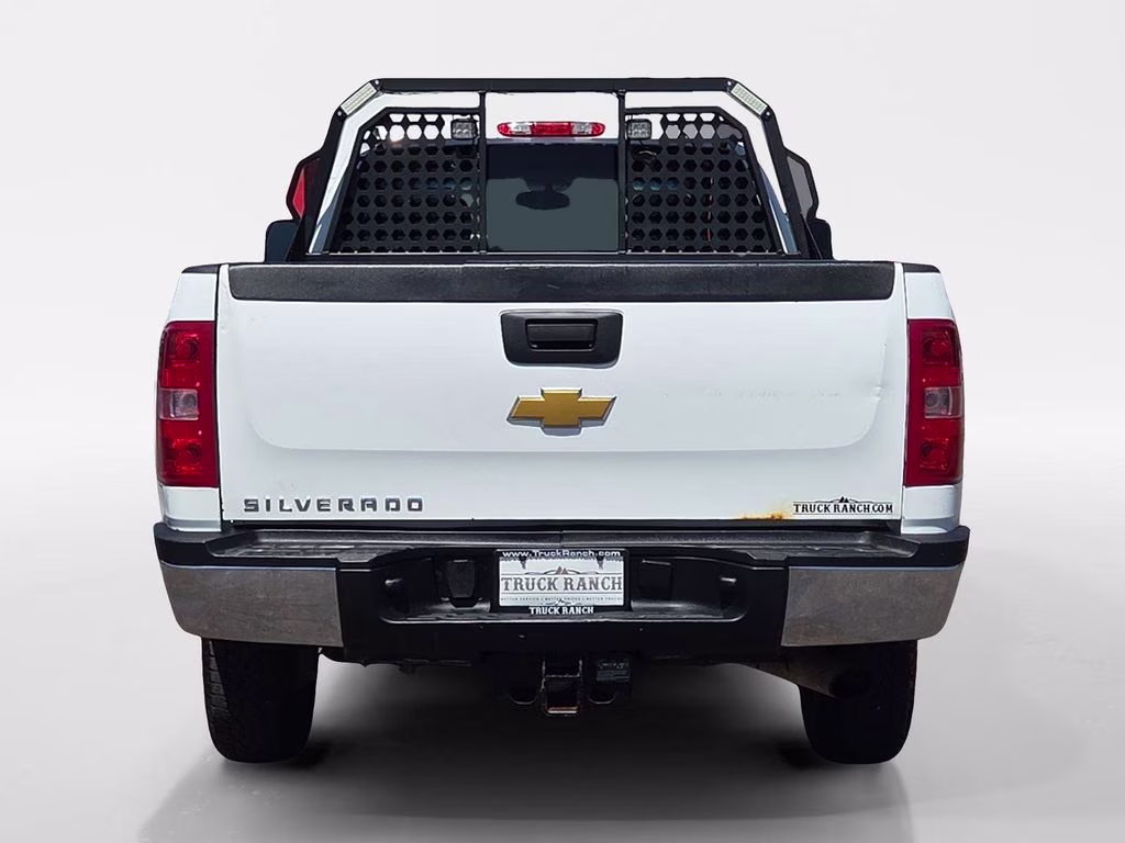 2014 White Chevrolet Silverado 2500HD LT 4X4 Truck